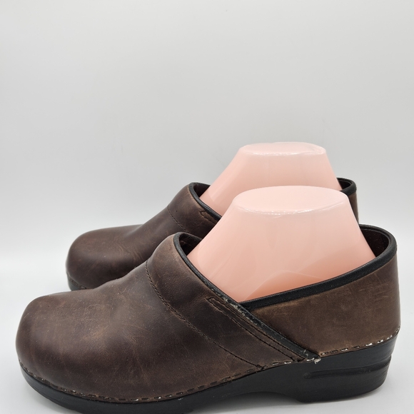 Dansko classic clog shoes size 40 US size 9.5 / 10 - Picture 3 of 16